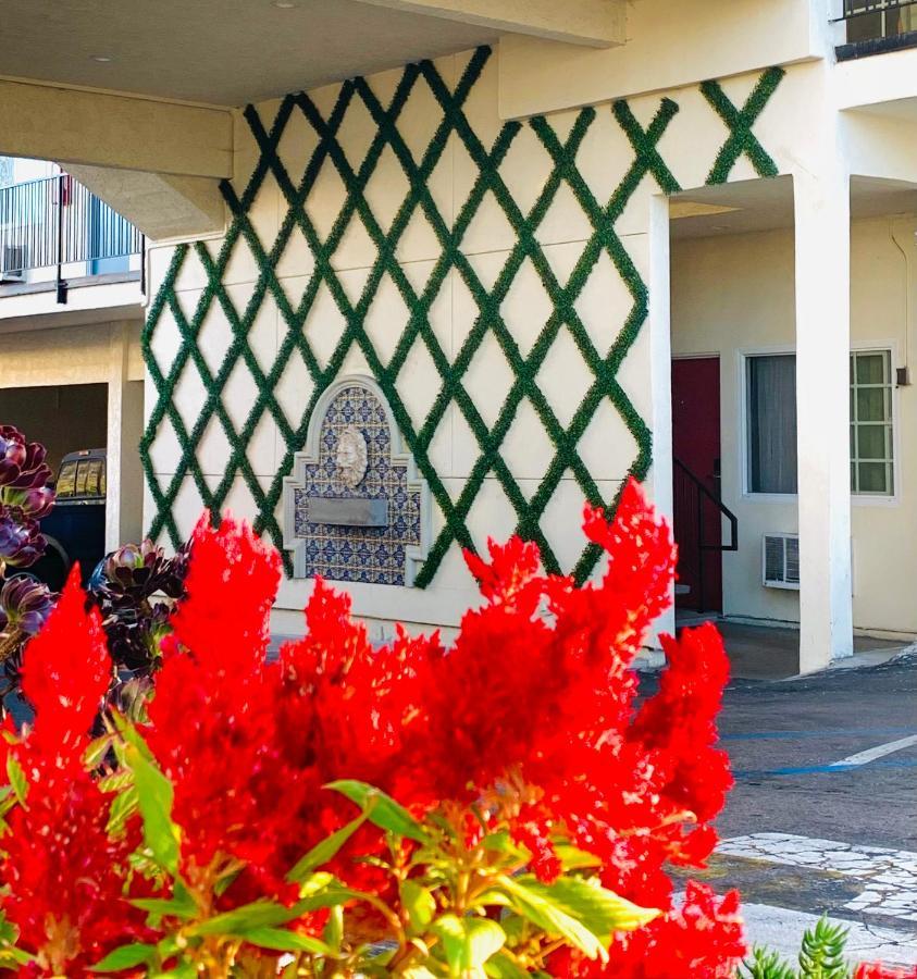 Hotel Villa Serena El Cajon Exterior photo
